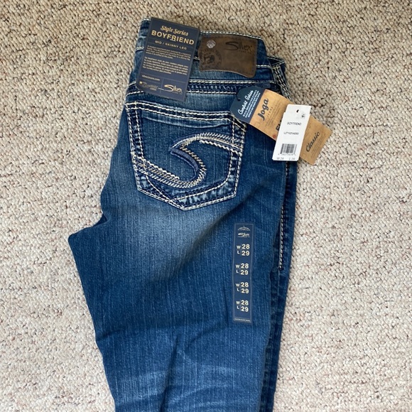 NWT Silver Jeans Boyfriend series Mid-Rise Slim Skinny Leg roll bottom 28x29 - Picture 5 of 6